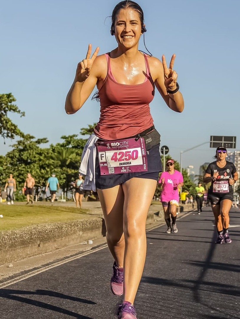 debora_correndo_corte